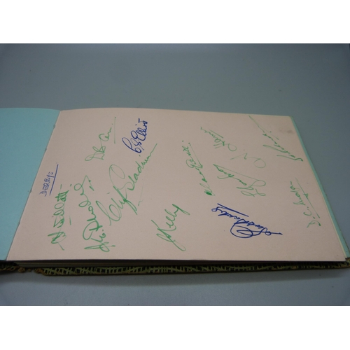 848 - An autograph book containing cricket signatures, Glamorgan, Surrey, Northants, Warwickshire, Derbysh... 