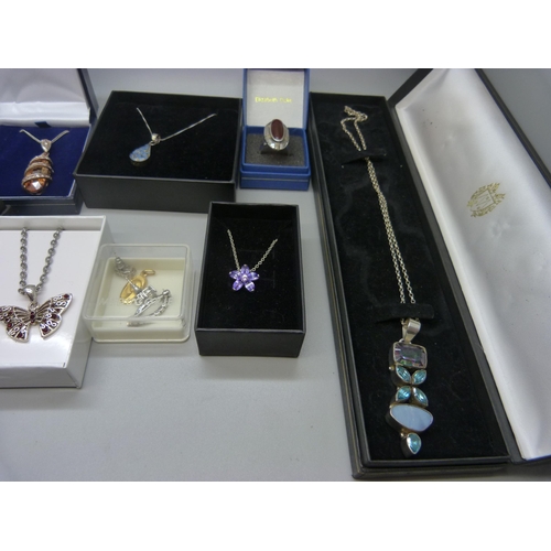 855 - Silver and other jewellery