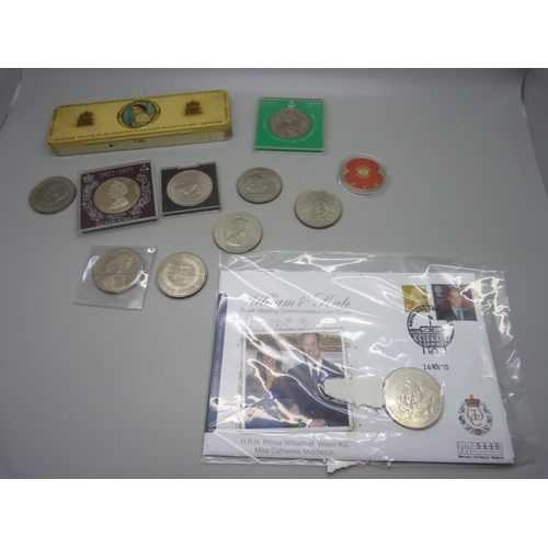 860 - Commemorative crowns including a £5 coin, a mint English £1 note, etc.