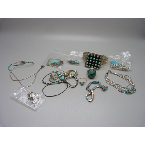 877 - Silver and turquoise set jewellery