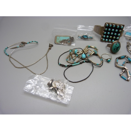 877 - Silver and turquoise set jewellery