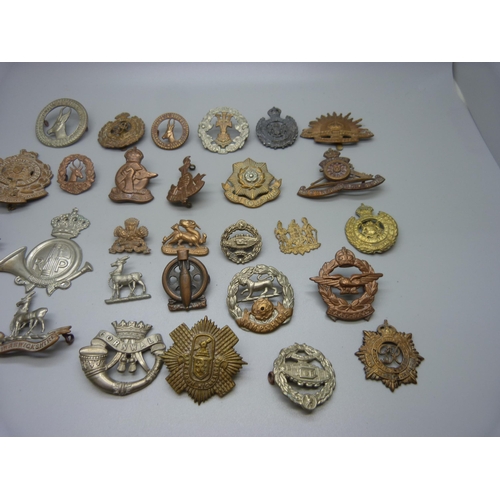 904 - Military cap and other badges including First Reserve Brigade, Hampshire, Prince Alfred's Guard, The... 