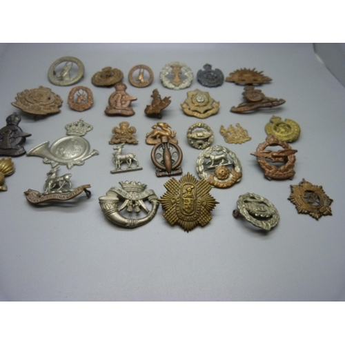 904 - Military cap and other badges including First Reserve Brigade, Hampshire, Prince Alfred's Guard, The... 