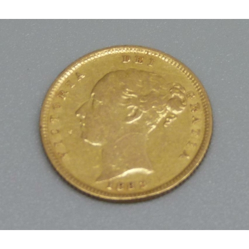 925 - A Victorian 1883 shield back half sovereign