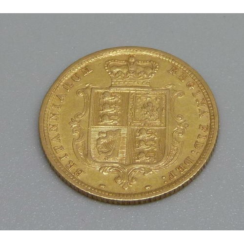 925 - A Victorian 1883 shield back half sovereign