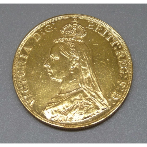 935 - A Victorian 1887 £5 gold coin