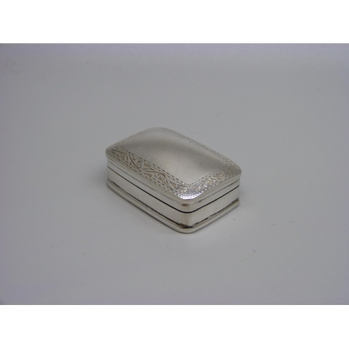 956 - A silver pill box