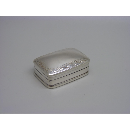 956 - A silver pill box