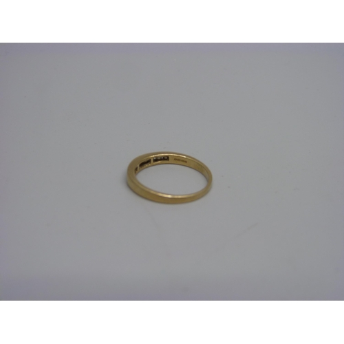 970 - A 9ct gold and diamond ring, 1.8g, N