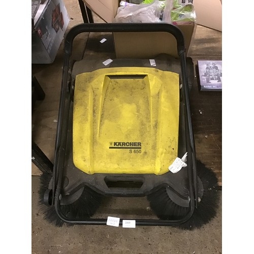 2069 - Karcher S650 floor sweeper