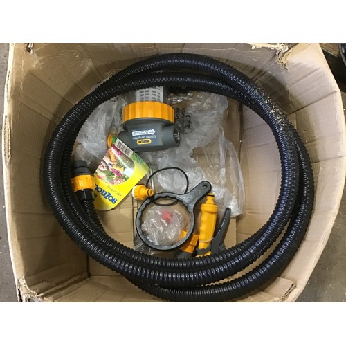 2126 - Hozelock garden pump with hose