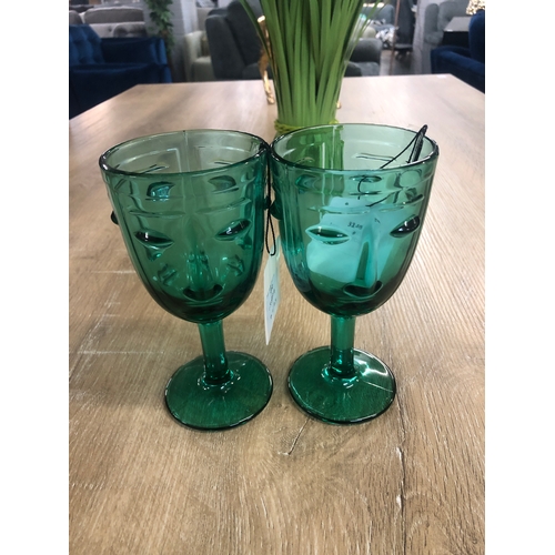 1388A - A pair of teal deco face wine glasses (GW11602)   #