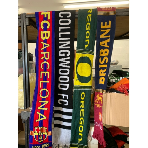 2073 - Approx 40-50 assorted football scarves