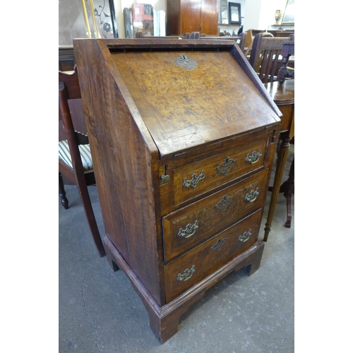 139 - A George I burr walnut bureau