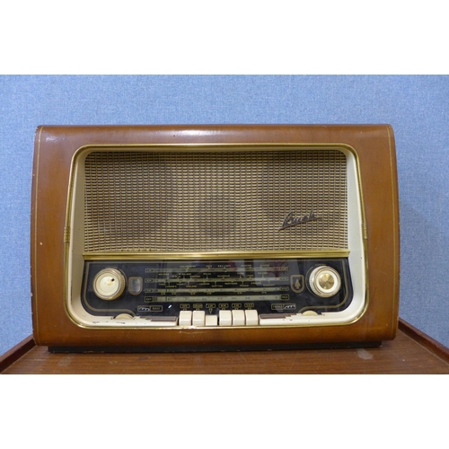 299 - A Bush walnut radiogram