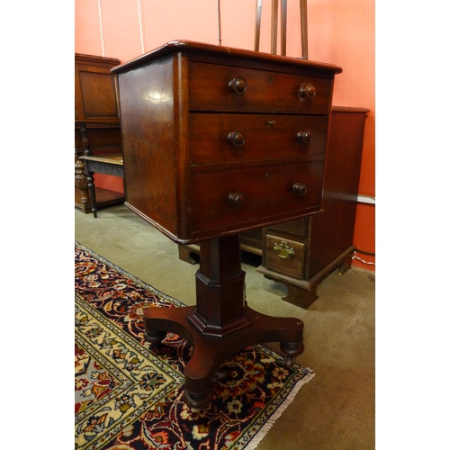 66 - A George IV mahogany lady's sewing table