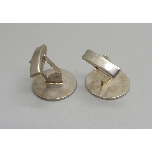 1113 - A pair of Russian silver cufflinks