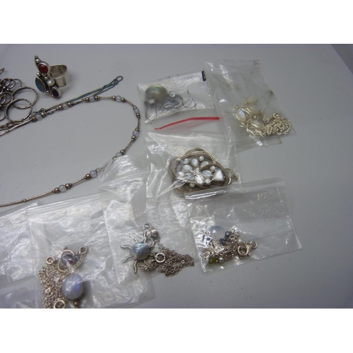 1153 - A collection of silver mounted gemstone jewellery