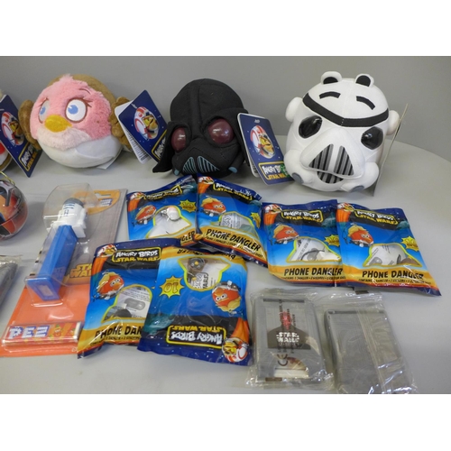 729 - A collection of Star Wars items including Angry Birds toys