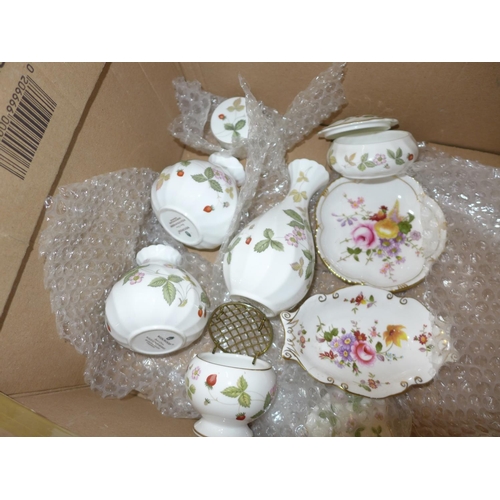 733 - Collection of Wedgwood wild strawberry china and Royal Crown Derby, Derby Posies