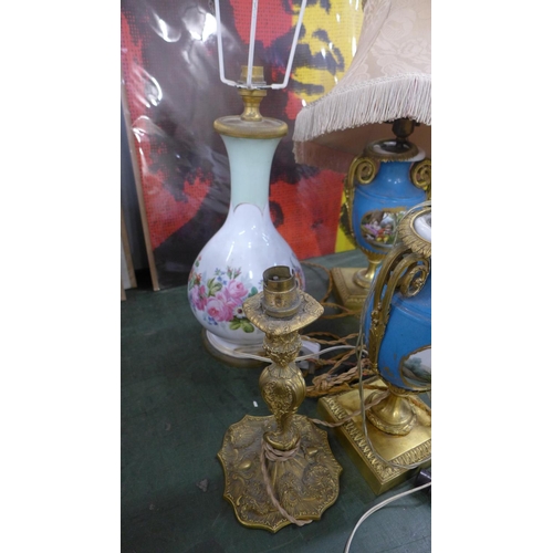 794 - Two pairs of porcelain and gilt metal table lamps and an ormolu table lamp (5)