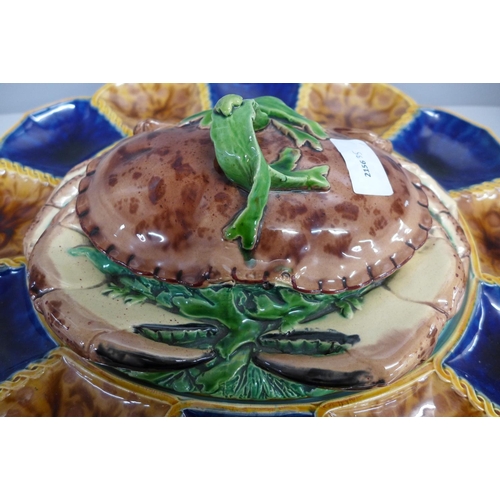 807 - A majolica crab lidded serving dish