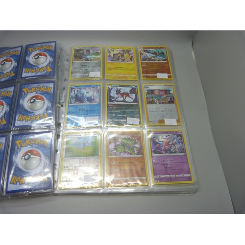 847 - 126 Pokemon Holo/Reverse Holo cards from multiple sets, including Astral Radiance, Evolving Skies, C... 