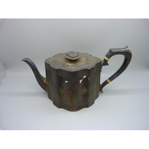 864 - A Victorian silver teapot, London 1876, Richards & Brown, 662g. This lot is offered for sale with a ... 