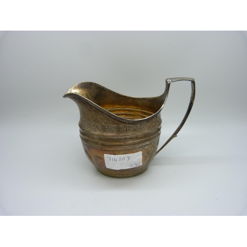 866 - A George III silver cream jug, London 1801, 136g