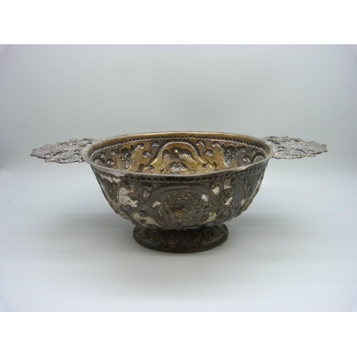 867 - A continental silver two handled bowl, 263g, 24cm wide