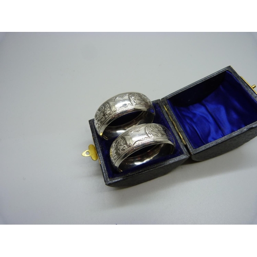 903 - A pair of silver napkin rings, Birmingham 1901, boxed, 24g