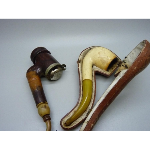 914 - A cased meerschaum pipe and another pipe a/f