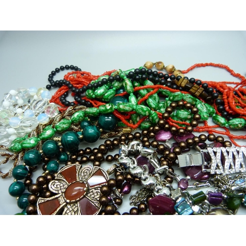 934 - Assorted bead and other necklaces