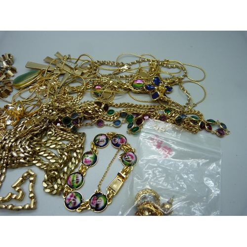 947 - A collection of gold tone jewellery