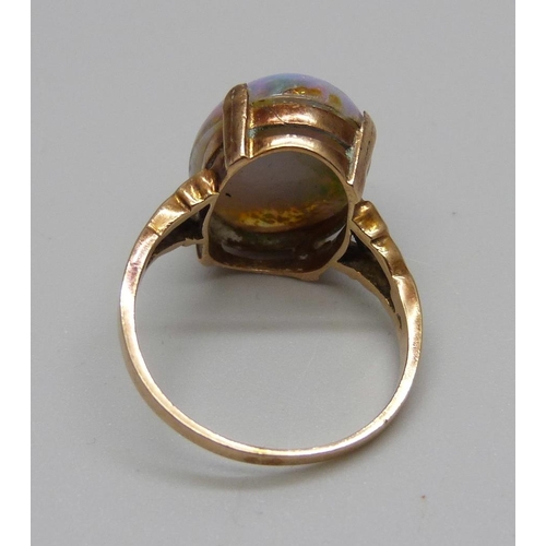 983 - A 9ct gold stone set ring, 4.5g, O