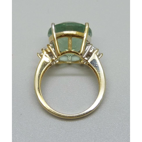 993 - A silver gilt, mint green fluorite and zircon ring, O