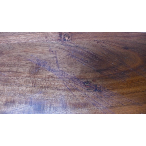 1551 - A large hardwood chopping board - used