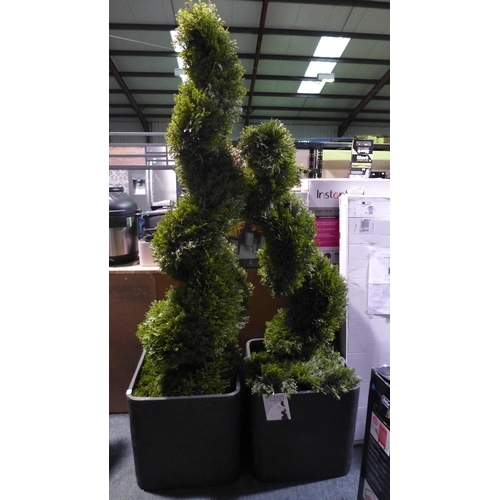 3040 - 2 6Ft Cedar Spiral Topiary Trees, Original RRP £174.99 +vat each  (279-354,355)   * This lot is subj... 