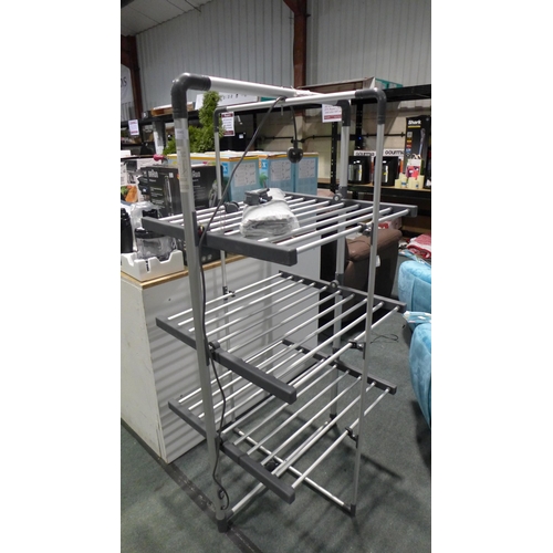 3045 - B&D Heated Tower Airer    (279-379)   * This lot is subject to vat