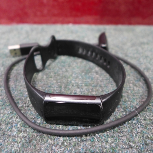 3103 - Fitbit Charge 5 black -n Ref 273440         (279-265)   * This lot is subject to vat