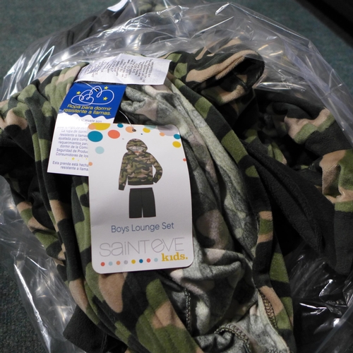 3131 - Bag of boys, Saint Eve 2-piece lounge sets, green/camouflage, mixed size, approx. 10 sets * this lot... 