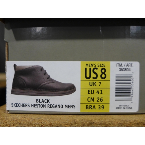 3396 - Pair of men's black Skechers boots - UK 7/ No Laces * this lot is subject to VAT