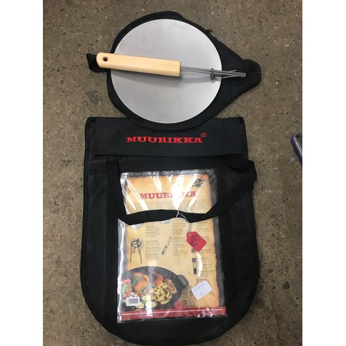 2061A - Mourikka Norwegian flip handle outdoor cooking pan - unused with carry case