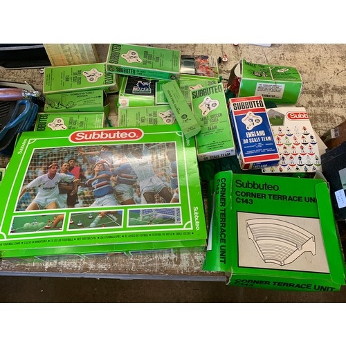 2134 - Subbuteo bundle: figures, mat, goals, game set, many boxed items from 1980's