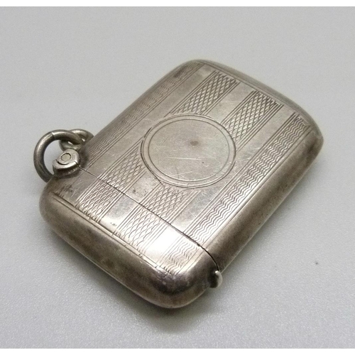 1011 - A silver vesta case