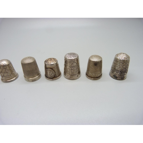 1046 - Ten silver thimbles