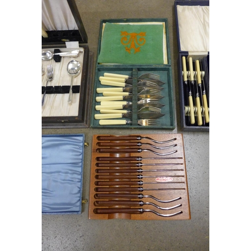 1102 - A collection of silver plated cutlery including boxed sets and a wooden canteen **PLEASE NOTE THIS L... 