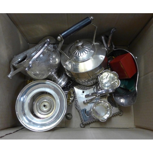 1107 - A collection of plated items and costume jewellery **PLEASE NOTE THIS LOT IS NOT ELIGIBLE FOR POSTIN... 