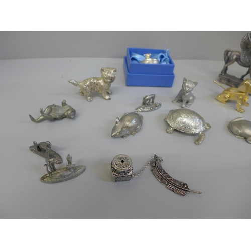 644 - Fifteen small pewter and metal animal figures, etc.