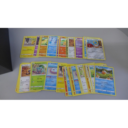 645 - 500 Assorted Pokemon cards